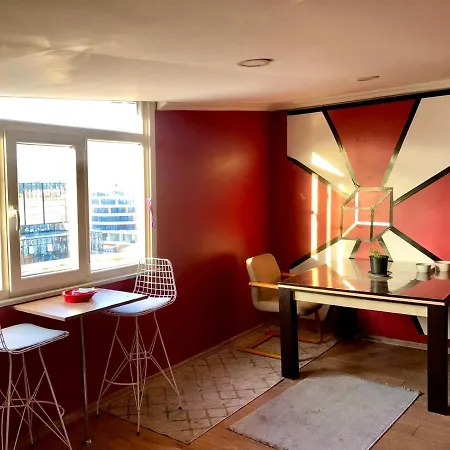 Transit 776 Apartman